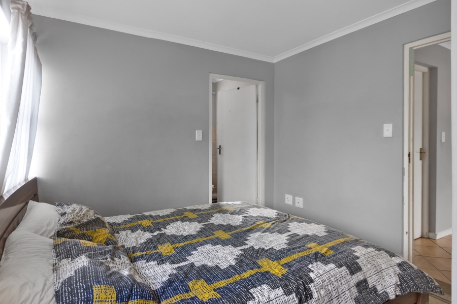 2 Bedroom Property for Sale in Whispering Pines Western Cape
